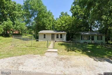 Main picture of 1840 E 82nd St