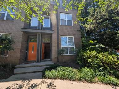 Main picture of 1020 E 36th St