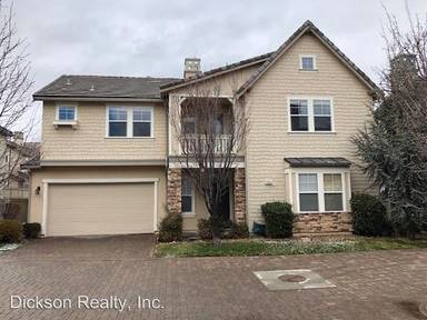 Main picture of 1653 Sawtooth Trl