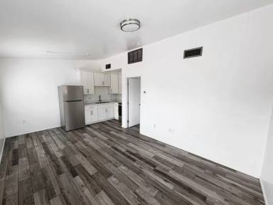 Main picture of 290 N Hamilton St
