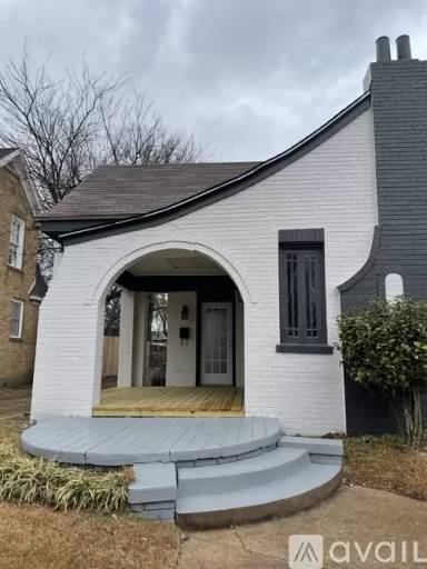 Main picture of 431 S College Ave