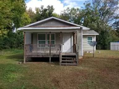 Main picture of 223 Lucas St