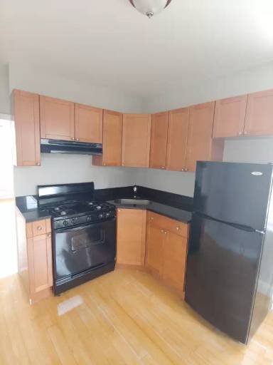 Main picture of 70 Joy St
