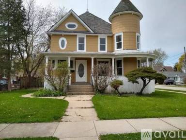 Main picture of 472 N Spring St