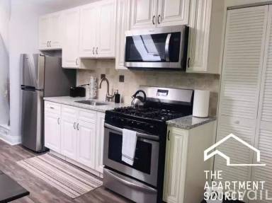 Main picture of 2824 N Ridgeway Ave