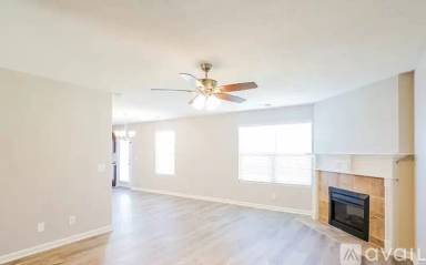 Main picture of 341 Golfview Ln