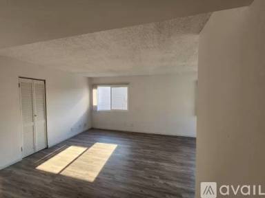 Main picture of 641 N Normandie Ave