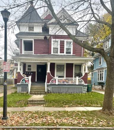 Main picture of 46 Kenwood Ave