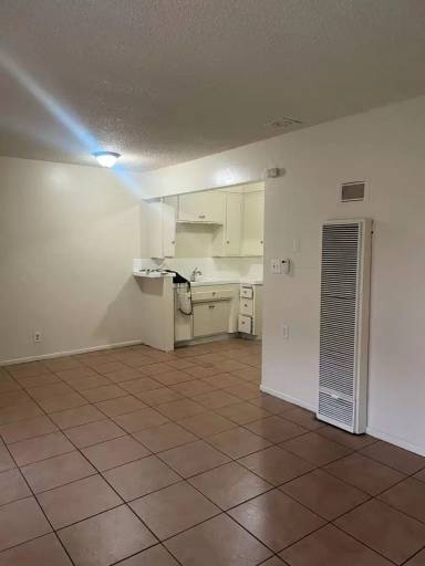 Main picture of 14108 Bellflower Blvd