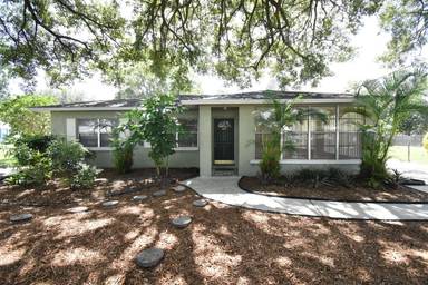 Main picture of 1212 Jamajo Blvd