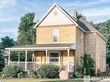 Main picture of 617 S Main St