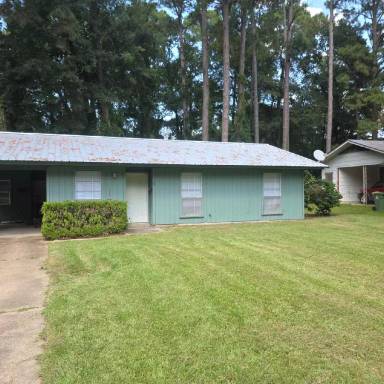Main picture of 302 Cartwright Dr