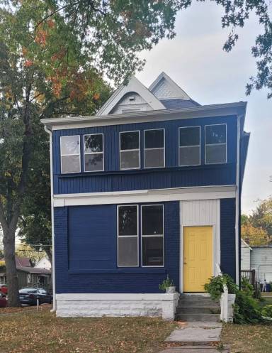 Main picture of 677 Sherburne Ave