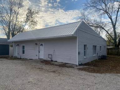 Main picture of 1611 Nutwood St