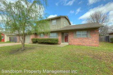 Main picture of 9027 E 40th Pl