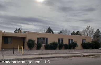 Main picture of 5202 Marquette Ave NE