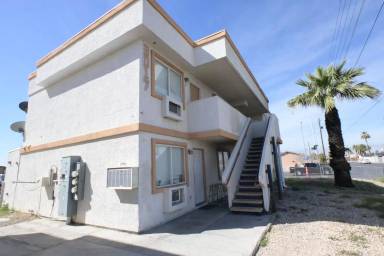 Main picture of 3017 E Carey Ave