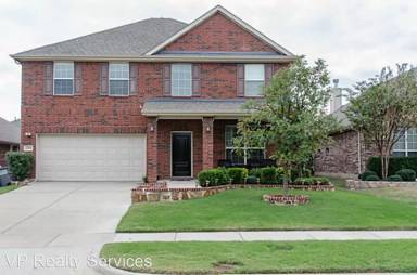 Main picture of 2905 Holly Ln