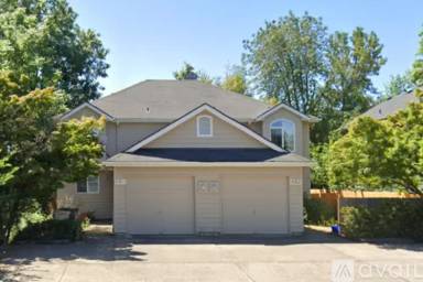 Main picture of 650 NW Walnut Blvd