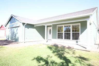 Main picture of 2865 SE Deborah Pl