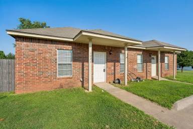 Main picture of 1021 Shady Creek Cir