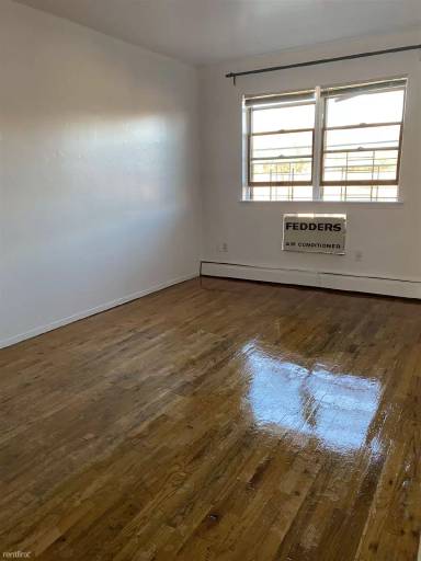 Main picture of 2309 W 12th St