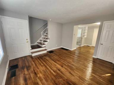 Main picture of 401 S Napoleon Ave