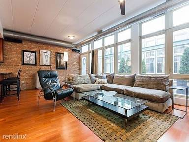 Main picture of 1446 S Michigan Ave