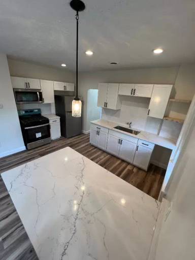 Main picture of 884 Copley Rd