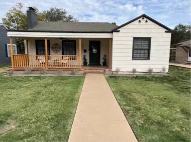 Main picture of 2628 24th St