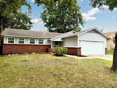 Main picture of 5750 E 24th St