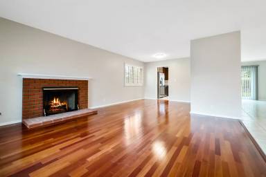 Main picture of 2211 E Vermont Ave