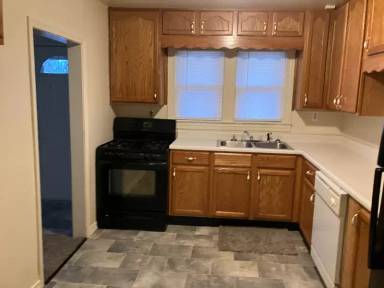 Main picture of 2325 Avenue
