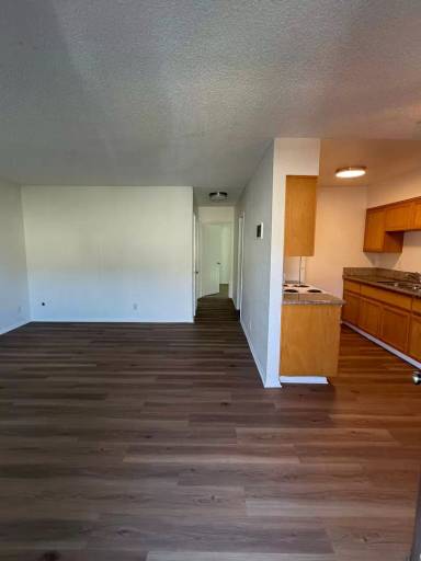 Main picture of 1050 Leland St