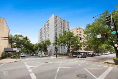 Main picture of 5800 N Sheridan Rd