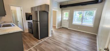 Main picture of 260 3rd St