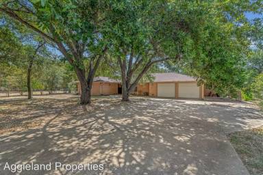 Main picture of 710 Krenek Tap Rd
