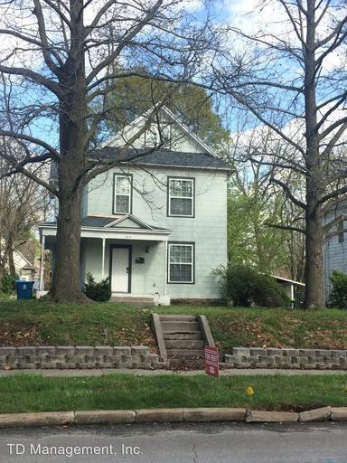 Main picture of 1214 N Robberson Ave
