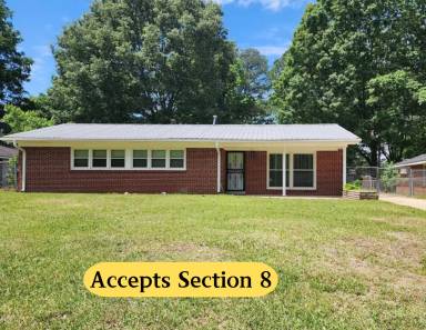 Main picture of 1210 Lakewood Dr