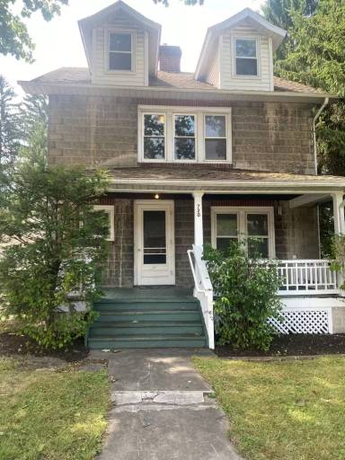 Main picture of 702 N Atherton St