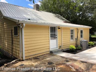 Main picture of 493 E Washington St