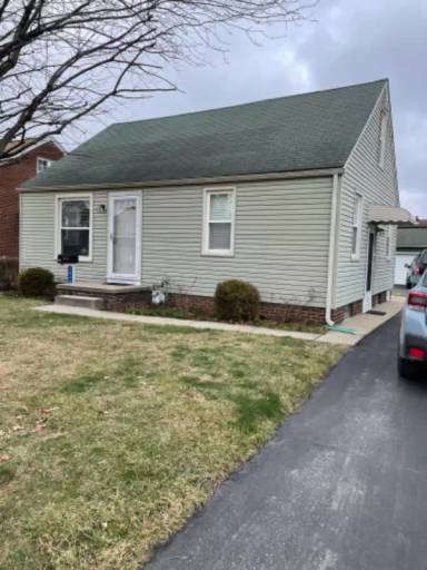 Main picture of 2029 29th St NE