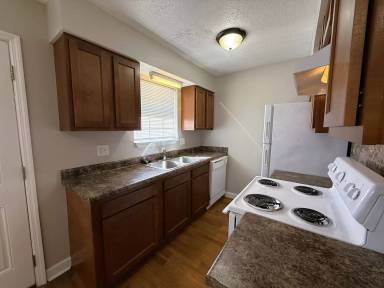 Main picture of 905 Antioch Rd
