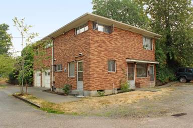 Main picture of 126 NE 59th Ave