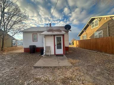 Main picture of 419 1/2 W 14th St