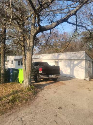 Main picture of 1356 McIntosh Rd