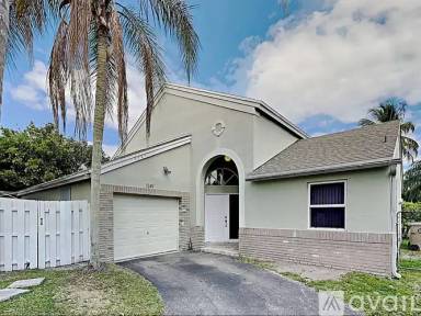 Main picture of 11120 SW 11th Pl