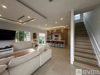 Main picture of 2109 SW 18th Ave