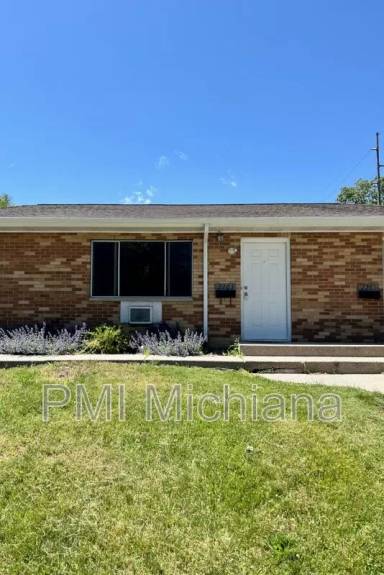 Main picture of 2008 Lathrop St