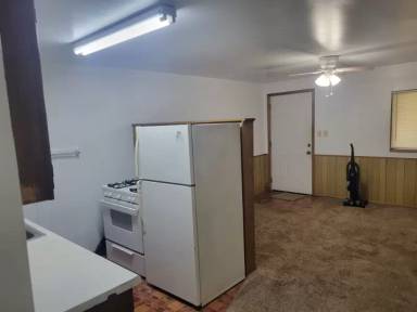 Main picture of 725 E Washington Ave